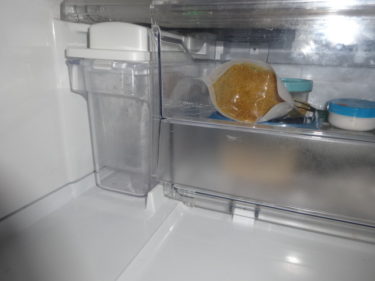 冷蔵庫の自動製氷機の掃除方法