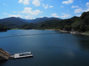 門入ダム湖